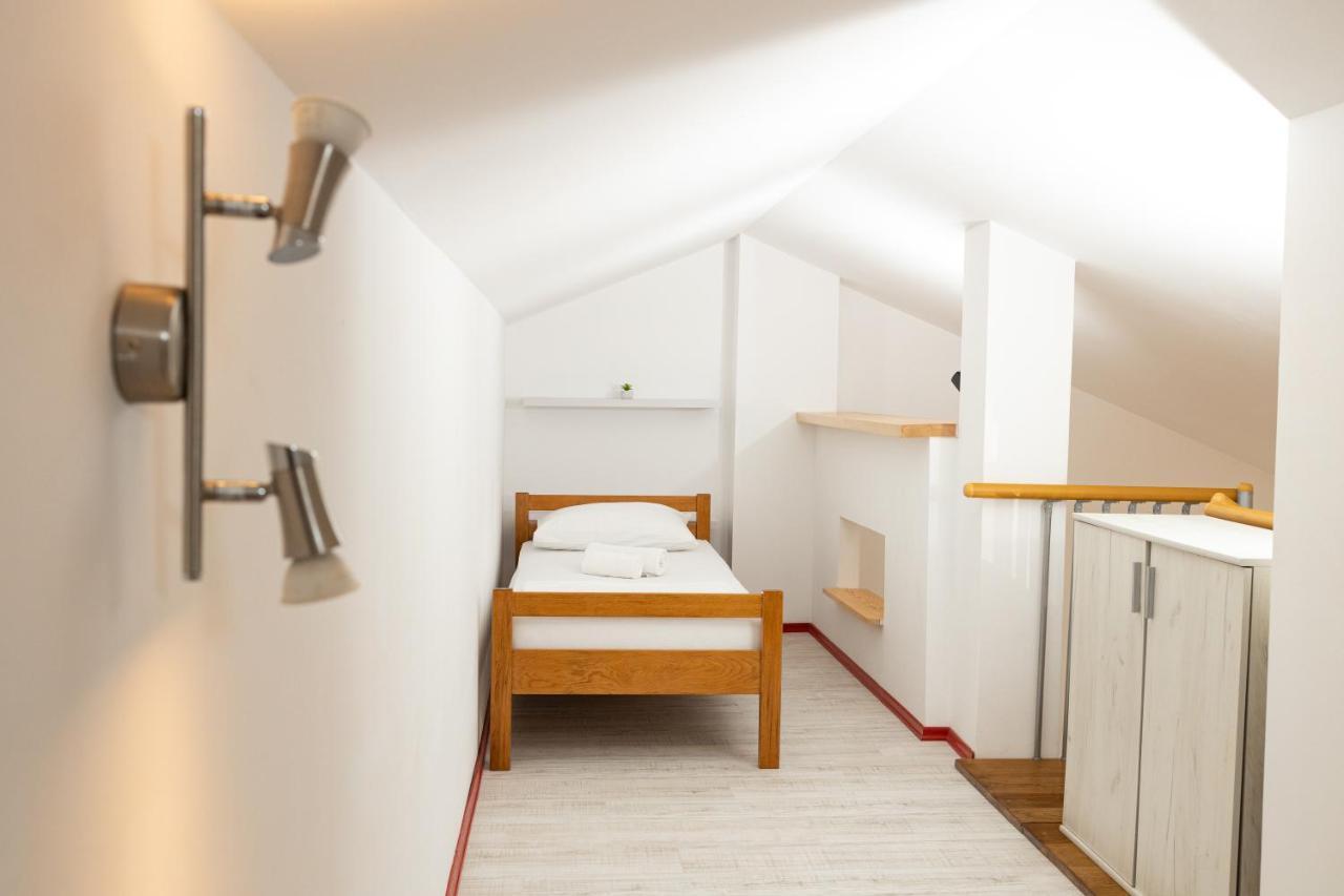 Smiley 2 Apartment โนวาลยา ภายนอก รูปภาพ